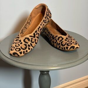 Leopard print flats by Vivaia, size 40.